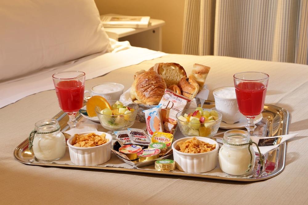 Residenza I Rioni Guesthouse โรม ภายนอก รูปภาพ