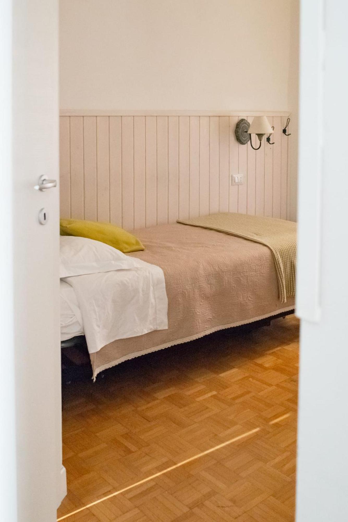 Residenza I Rioni Guesthouse โรม ภายนอก รูปภาพ