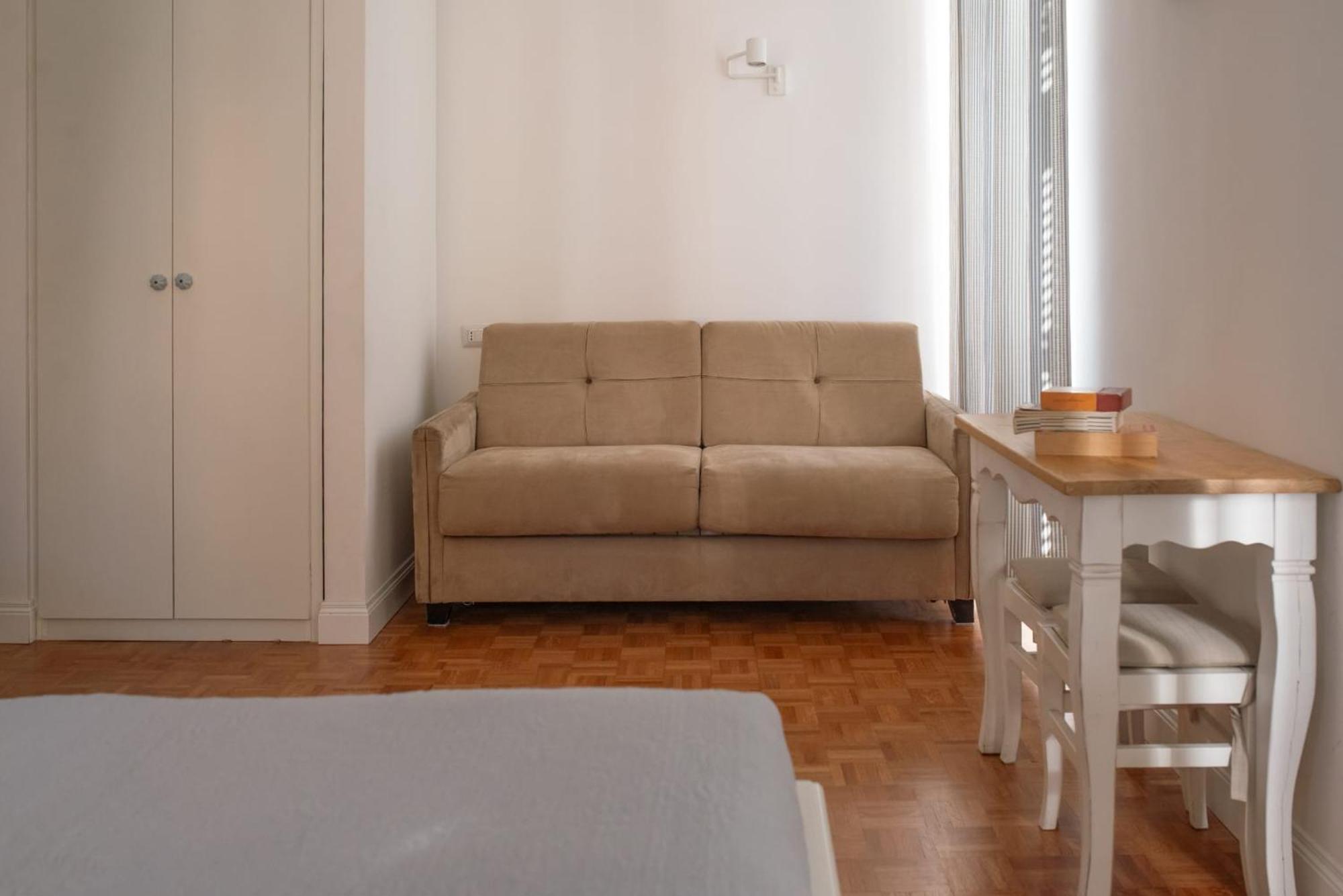 Residenza I Rioni Guesthouse โรม ภายนอก รูปภาพ