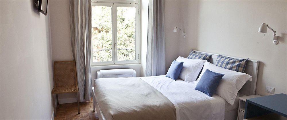 Residenza I Rioni Guesthouse โรม ภายนอก รูปภาพ
